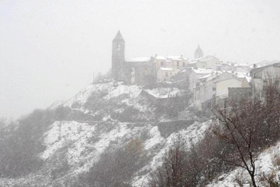 Borgo San Pietro Bed & Breakfast Agnone Exterior photo