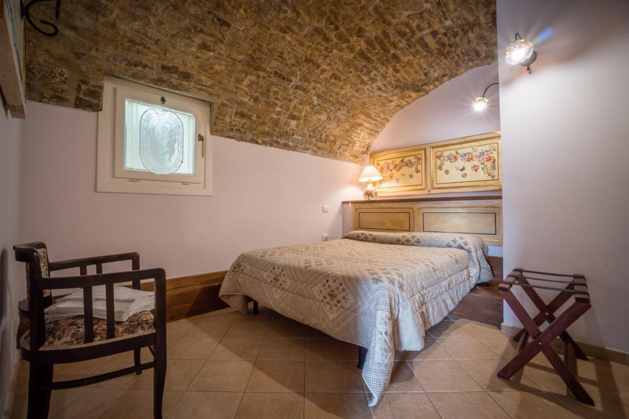 Borgo San Pietro Bed & Breakfast Agnone Exterior photo